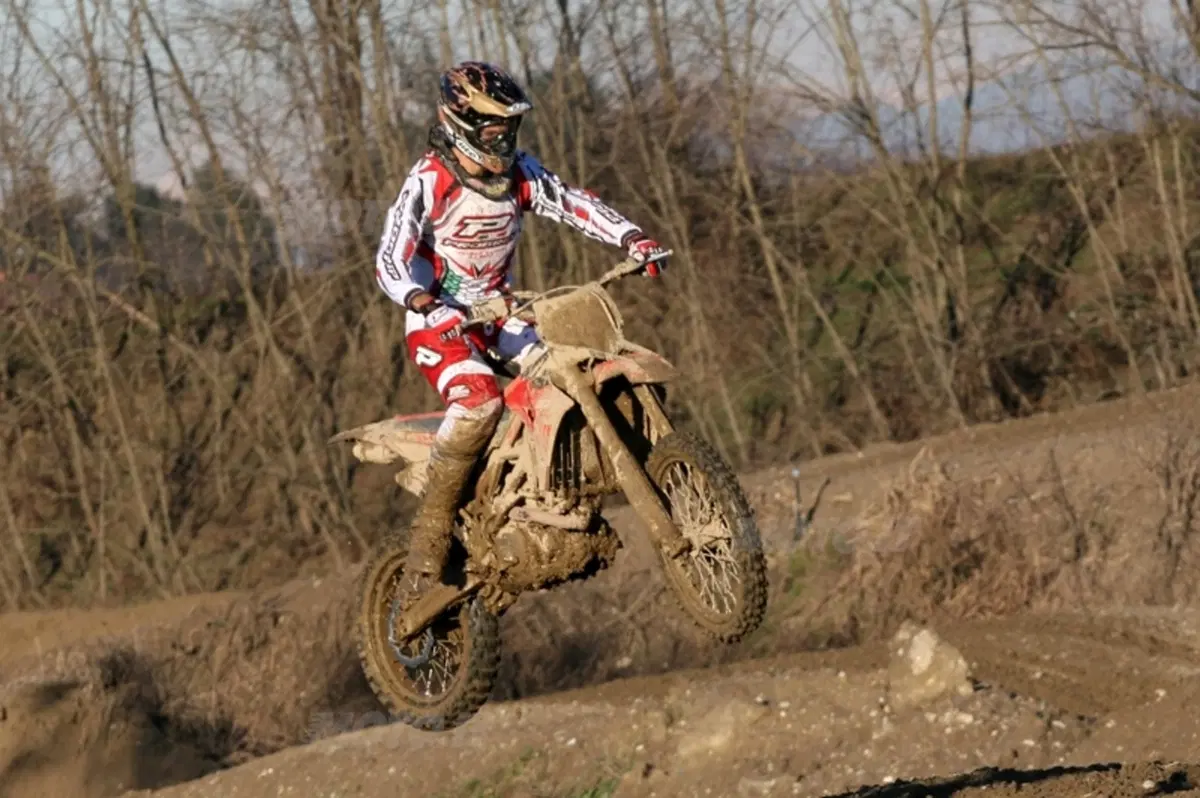 COMPARATIVA 450 Cross 2009 (11)
