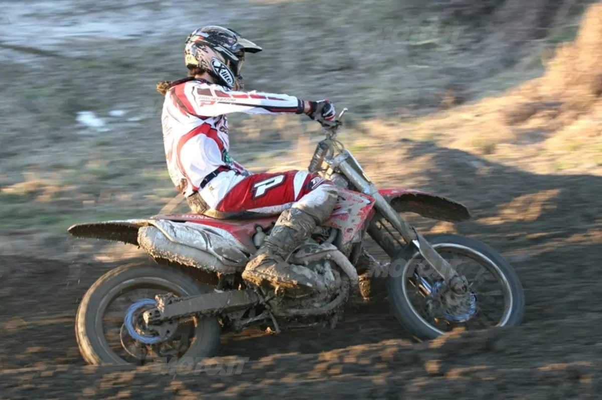COMPARATIVA 450 Cross 2009 (12)