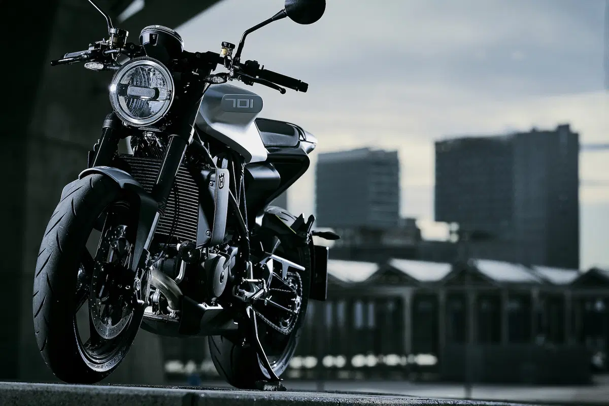 Husqvarna Vitpilen 701: dinamica e raffinata (8)