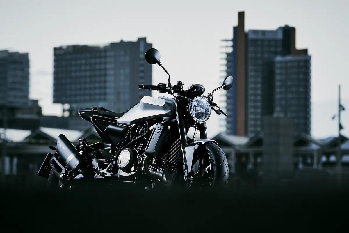 Husqvarna Vitpilen 701: dinamica e raffinata (10)