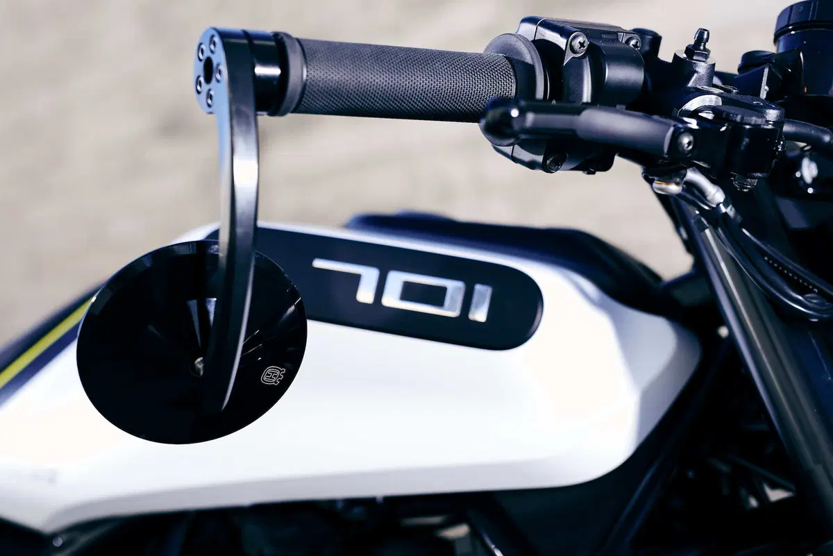 Husqvarna Vitpilen 701: dinamica e raffinata (4)