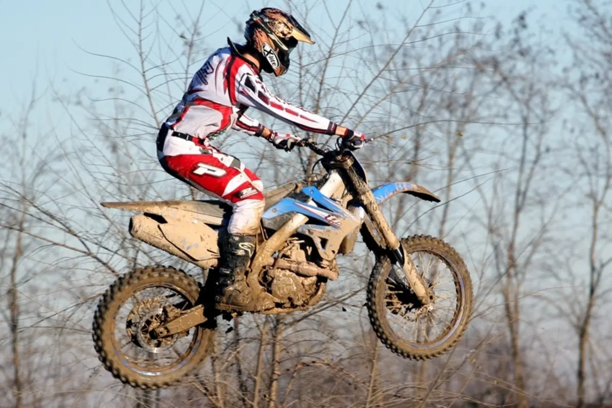 COMPARATIVA 450 Cross 2009 (19)