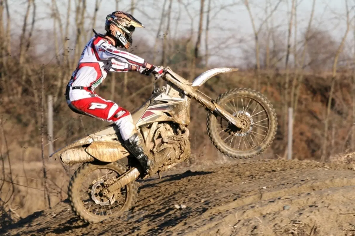 COMPARATIVA 450 Cross 2009 (20)