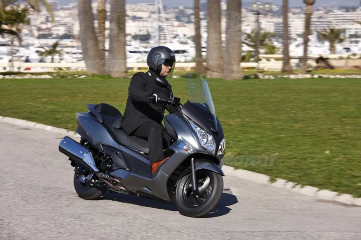 HONDA SW-T400 (15)