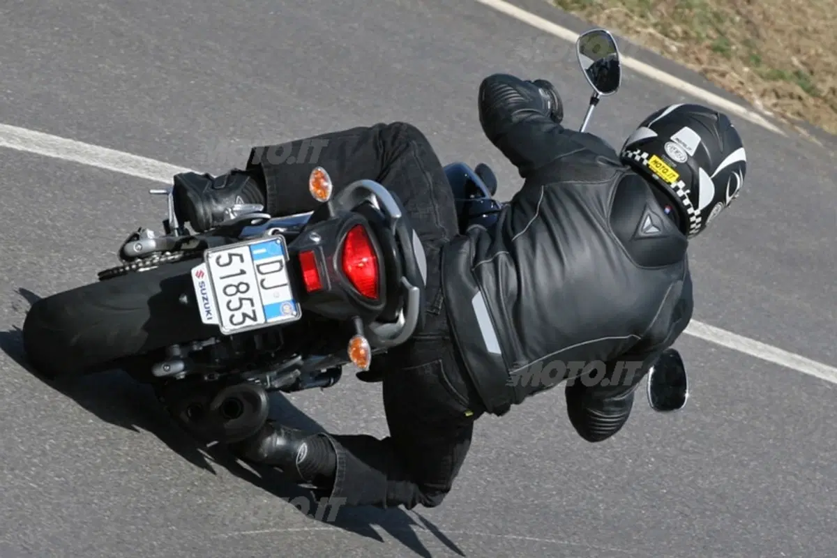 SUZUKI Gladius 650 (11)