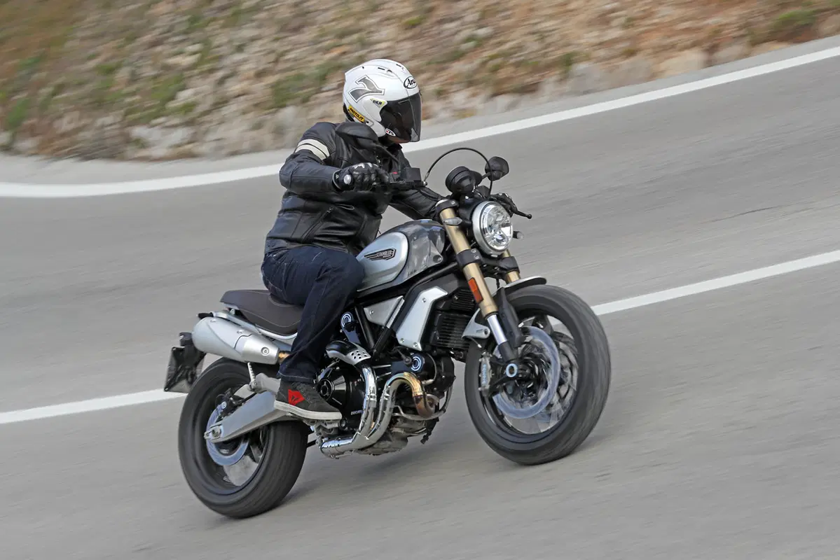 Ducati Scrambler 1100 TEST: gran coppia e finiture al top (4)