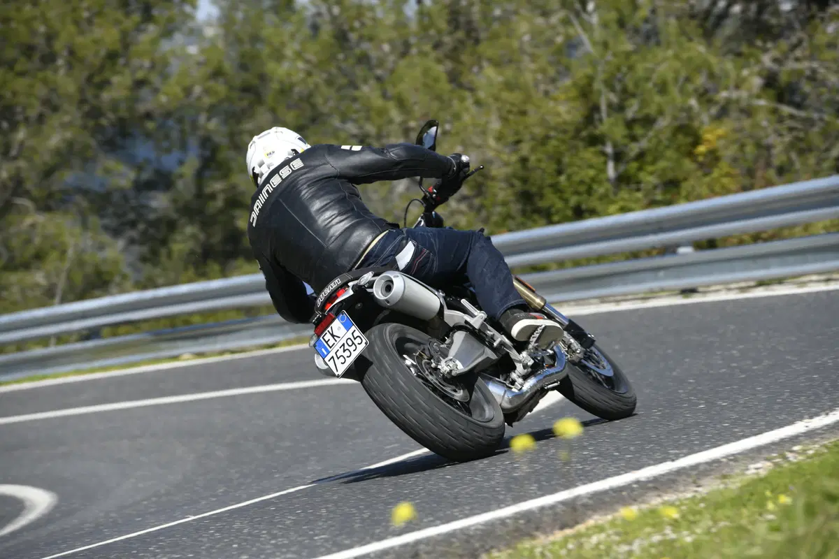 Ducati Scrambler 1100 TEST: gran coppia e finiture al top (6)