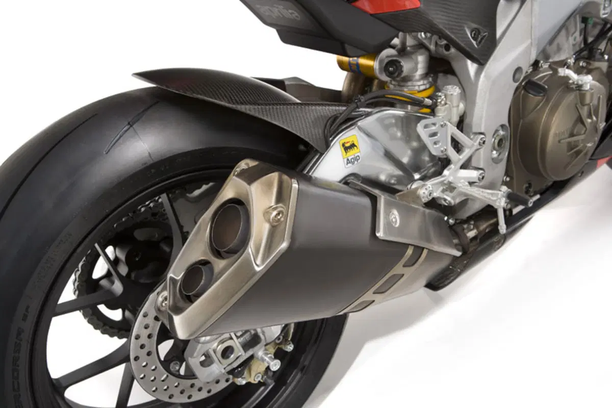 APRILIA RSV4Factory (7)