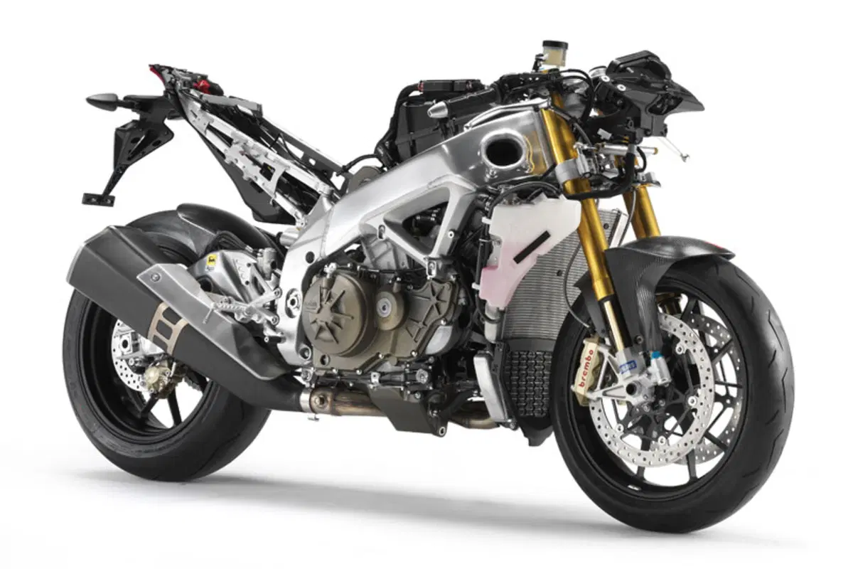 APRILIA RSV4Factory (8)