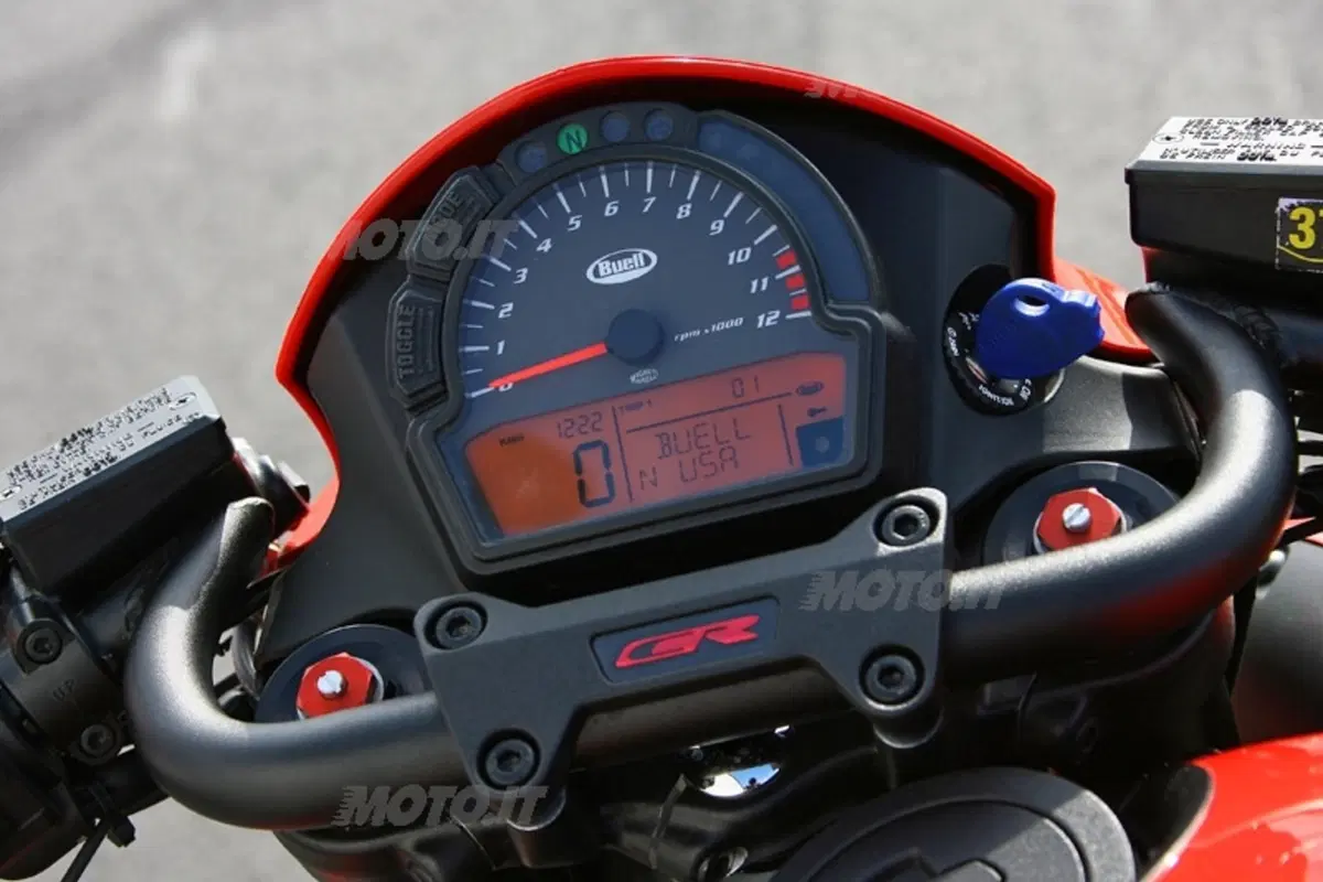 BUELL  1125 CR - 1125R (10)