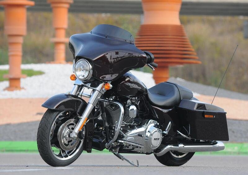 Harley-Davidson Touring 1690 Road Glide (2007 - 12)