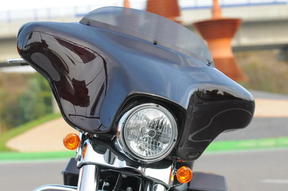Harley-Davidson Touring 1690 Road Glide (2007 - 12) (2)