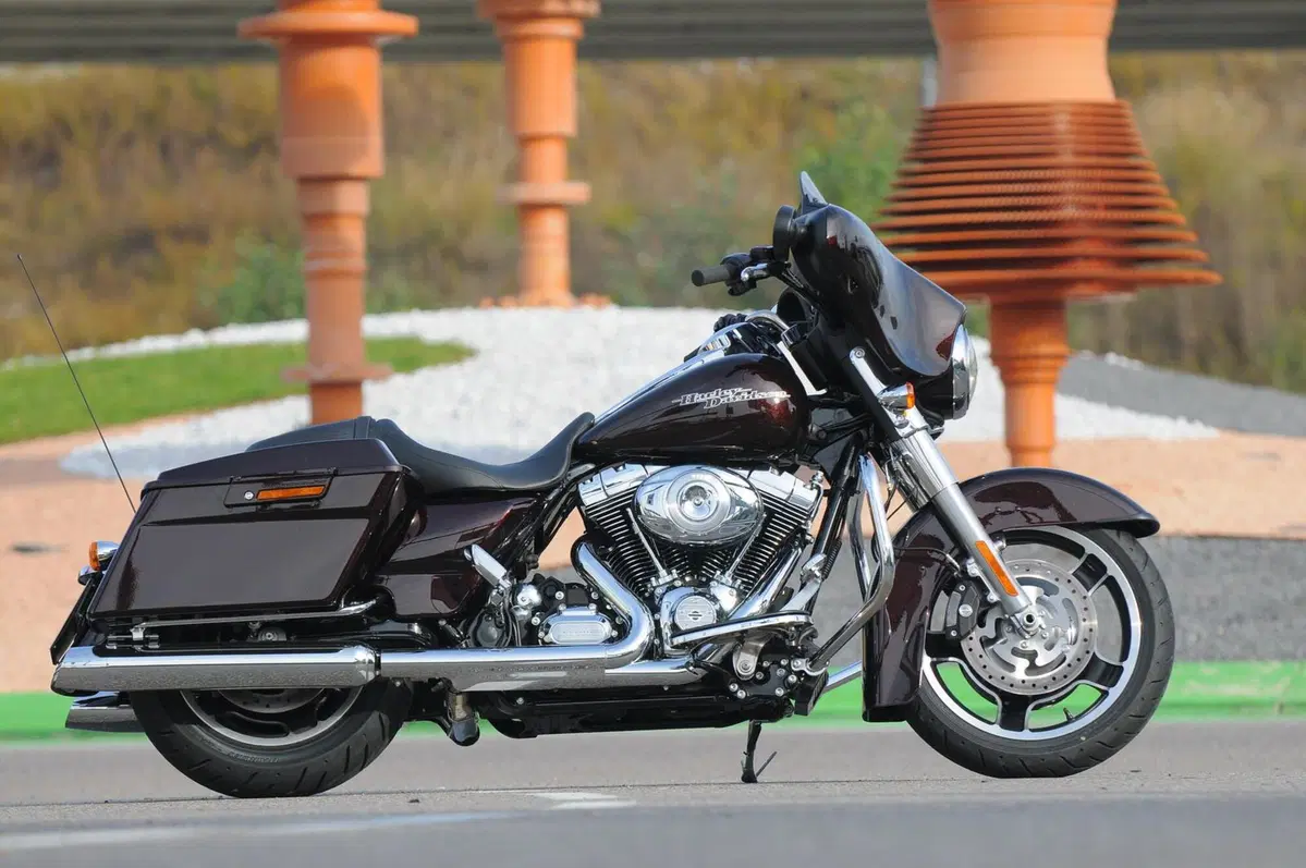 Harley-Davidson Touring 1690 Road Glide (2007 - 12) (5)