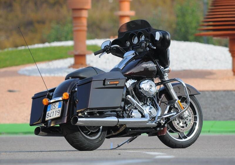 Harley-Davidson Touring 1690 Road Glide (2007 - 12) (6)