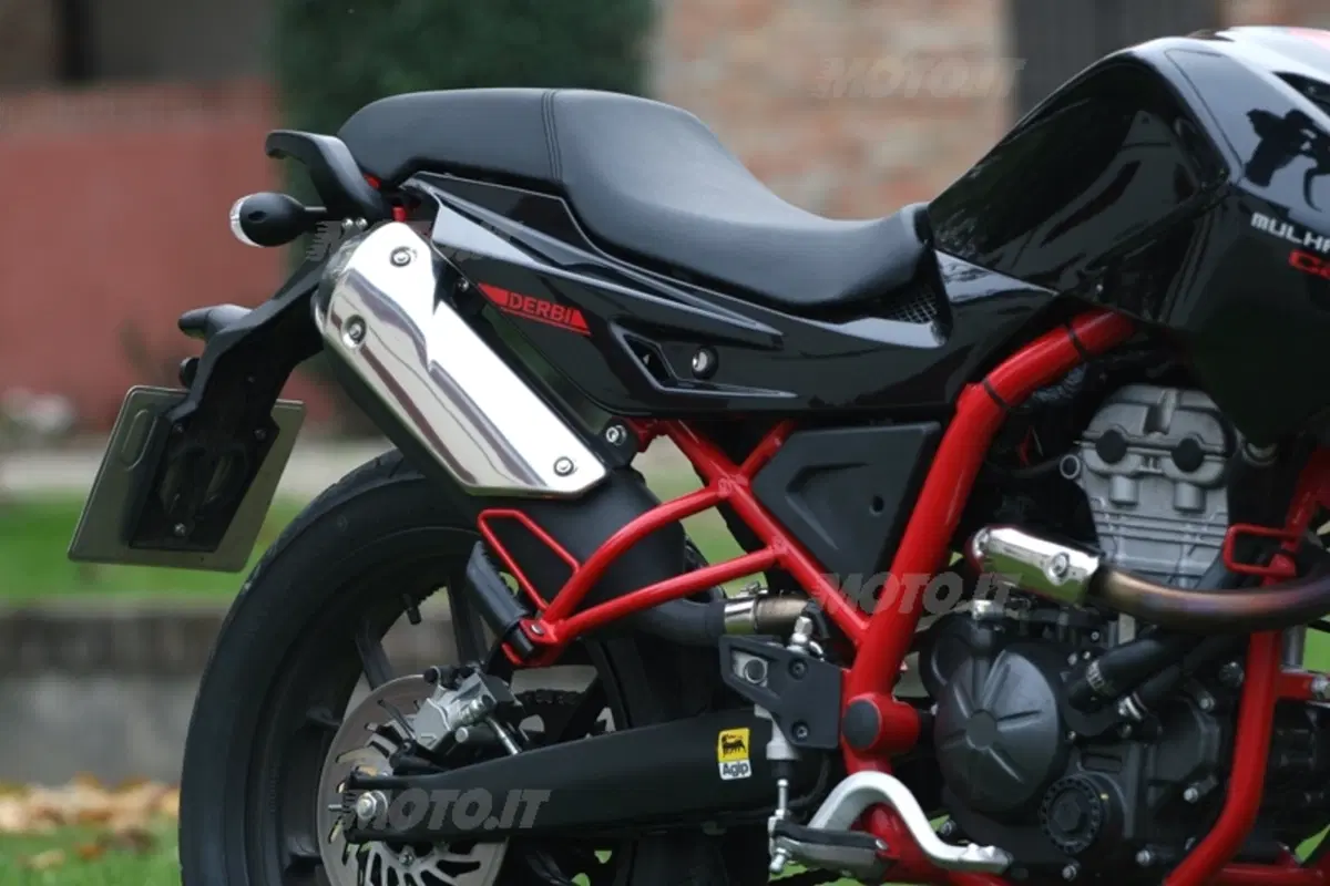 DERBI Mulhacén Café 125 (5)