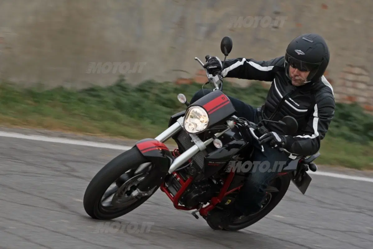 DERBI Mulhacén Café 125 (9)