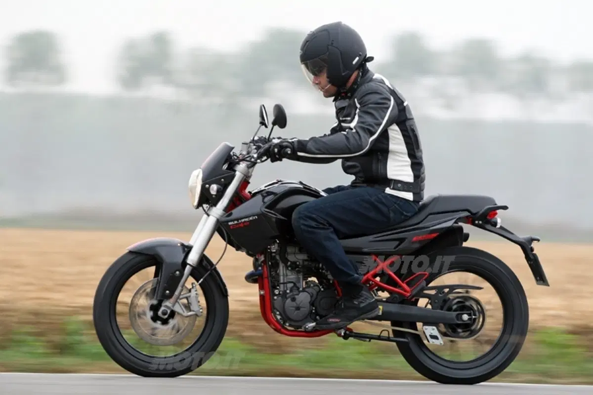 DERBI Mulhacén Café 125 (13)