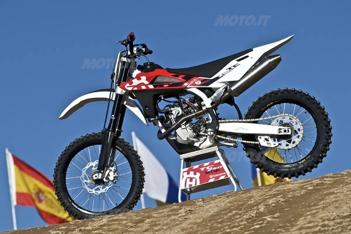 HUSQVARNA TC 250 (2)