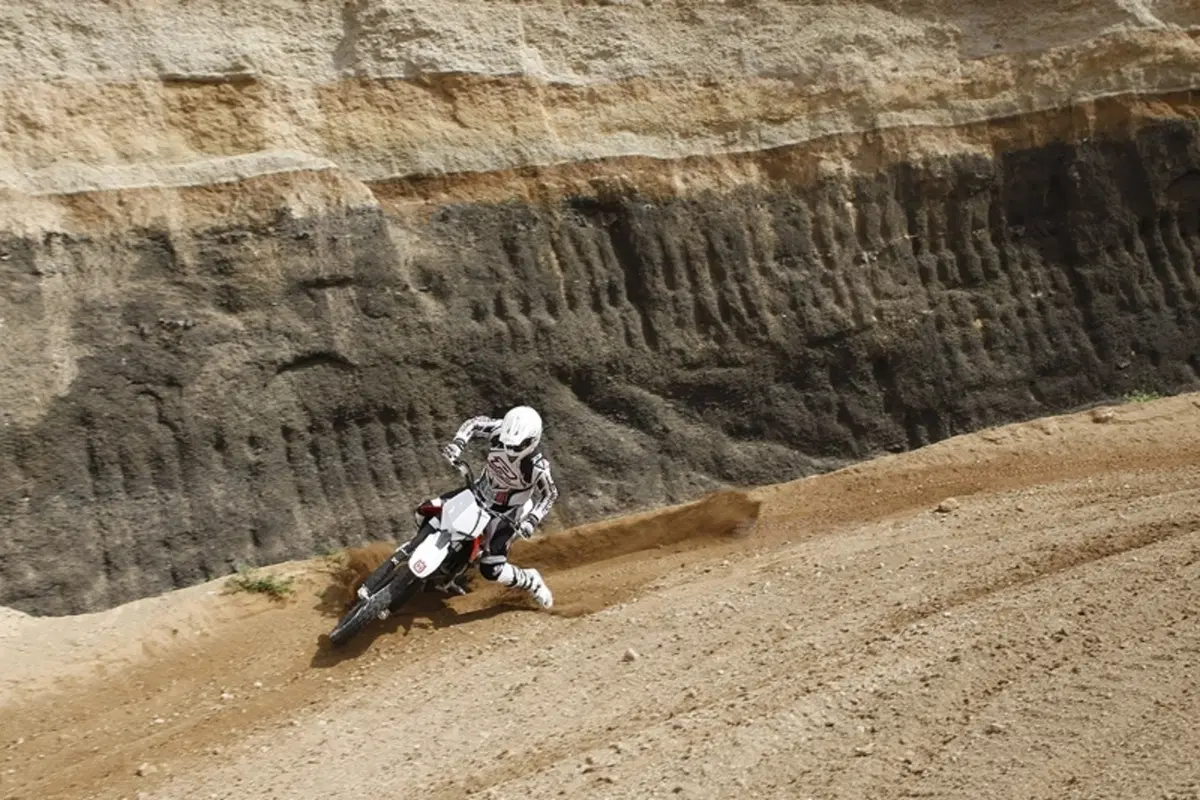 HUSQVARNA TC 250 (15)