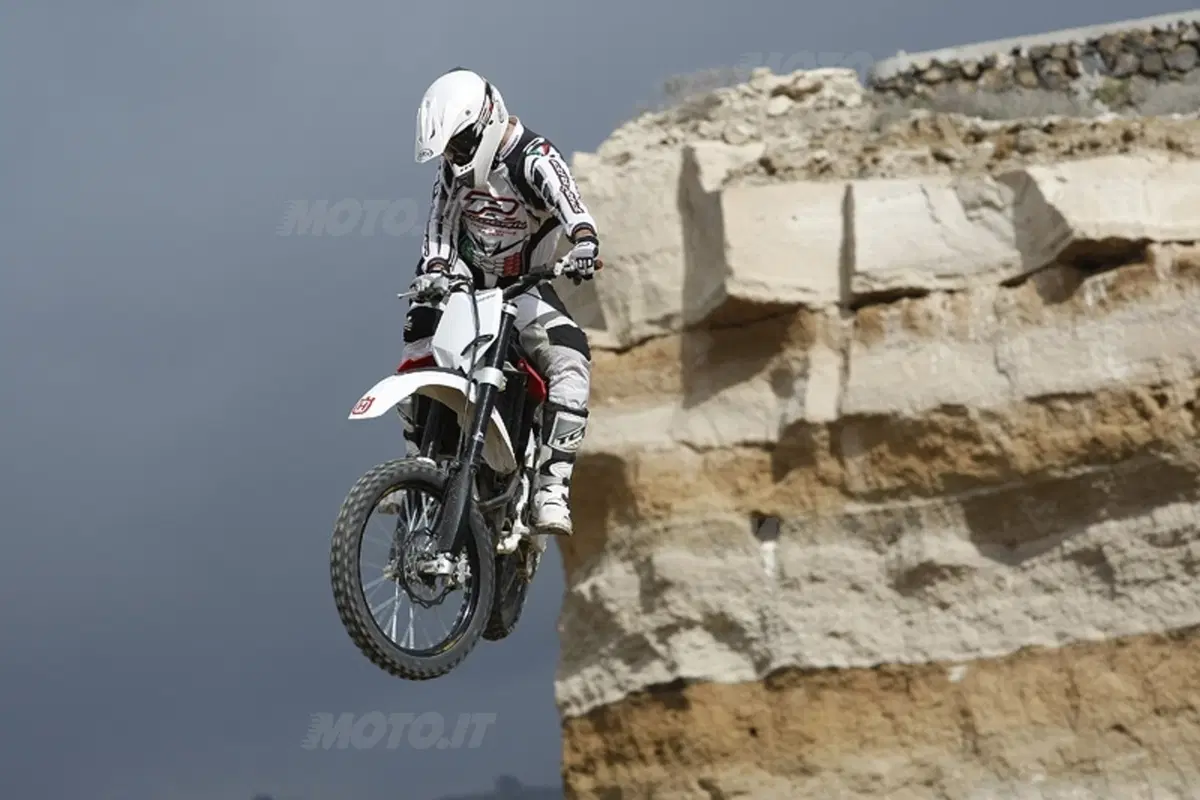 HUSQVARNA TC 250 (16)