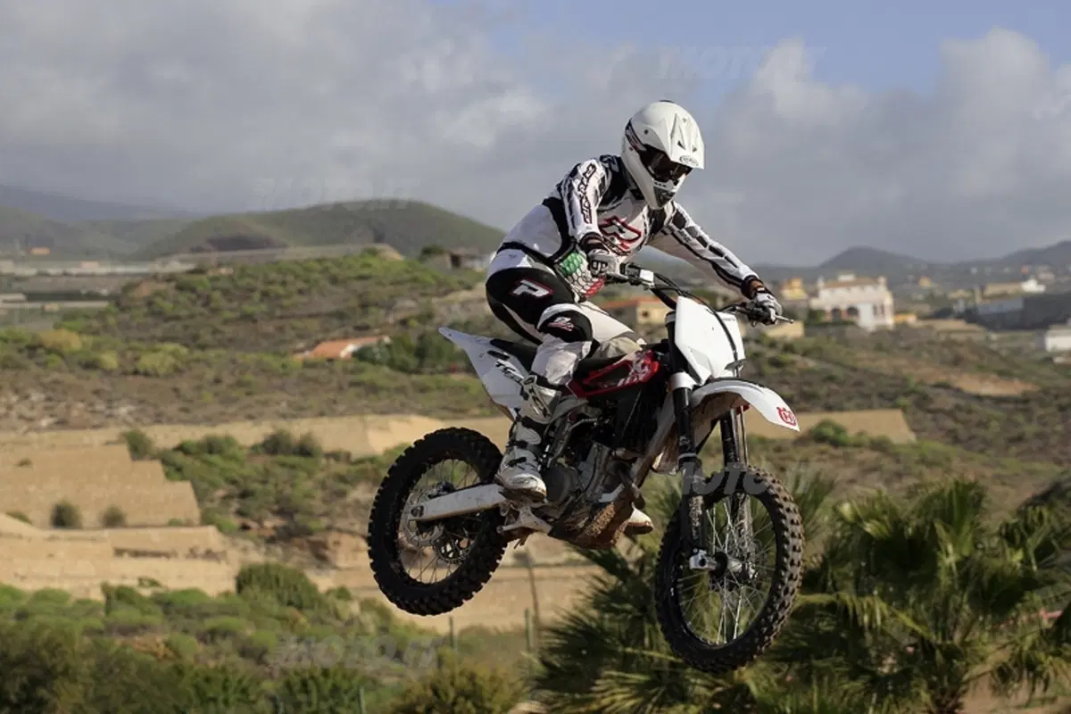 HUSQVARNA TC 250 (18)
