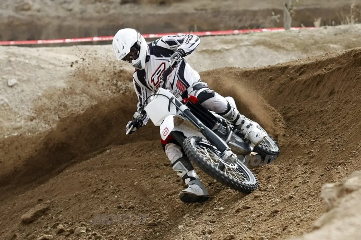 HUSQVARNA TC 250 (19)
