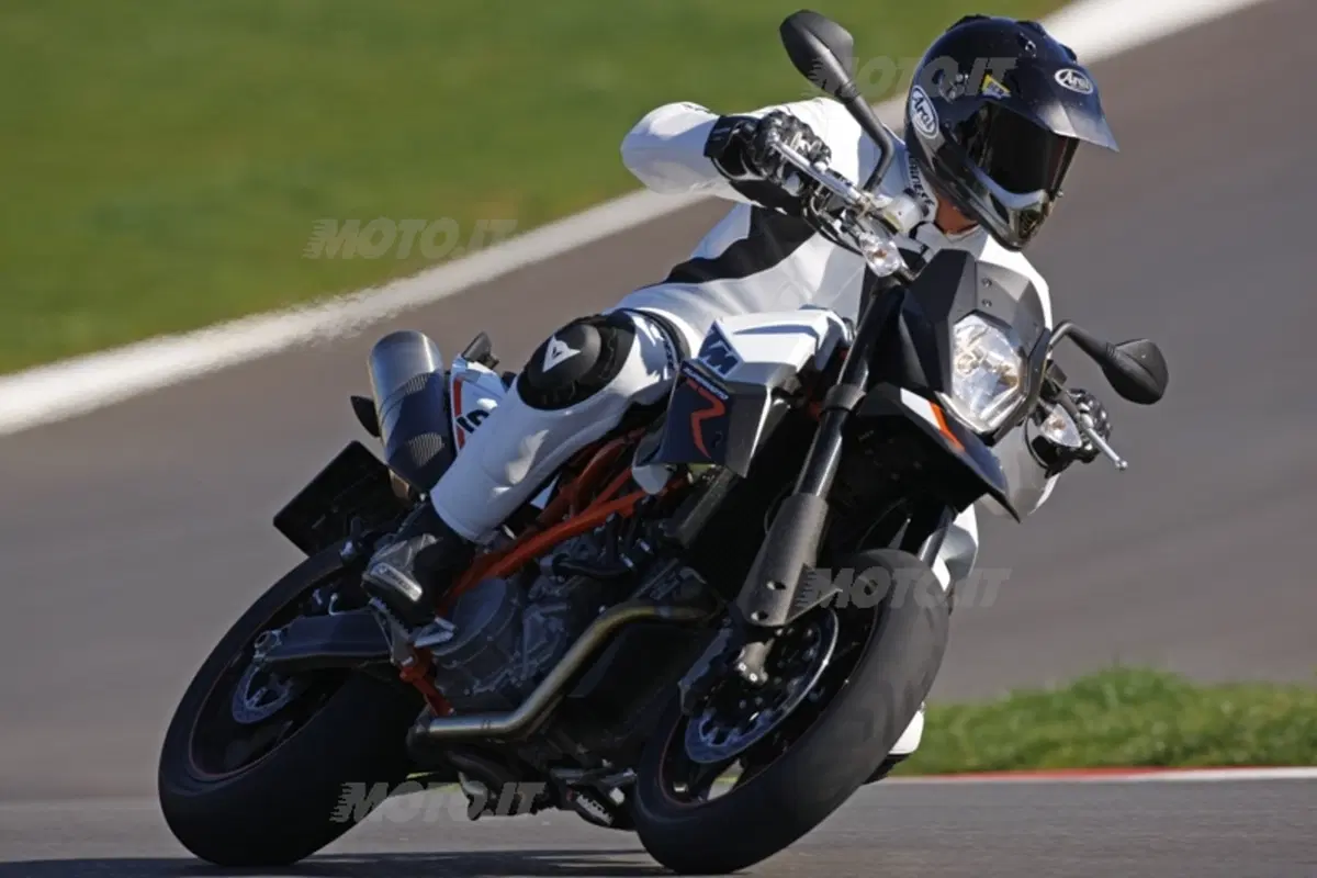KTM 990 SM R (13)