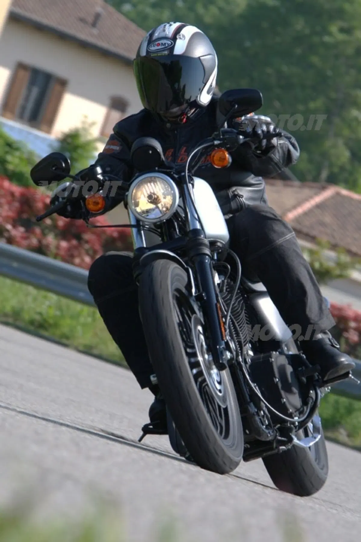 HARLEY-DAVIDSON Sportster Iron 883 (14)
