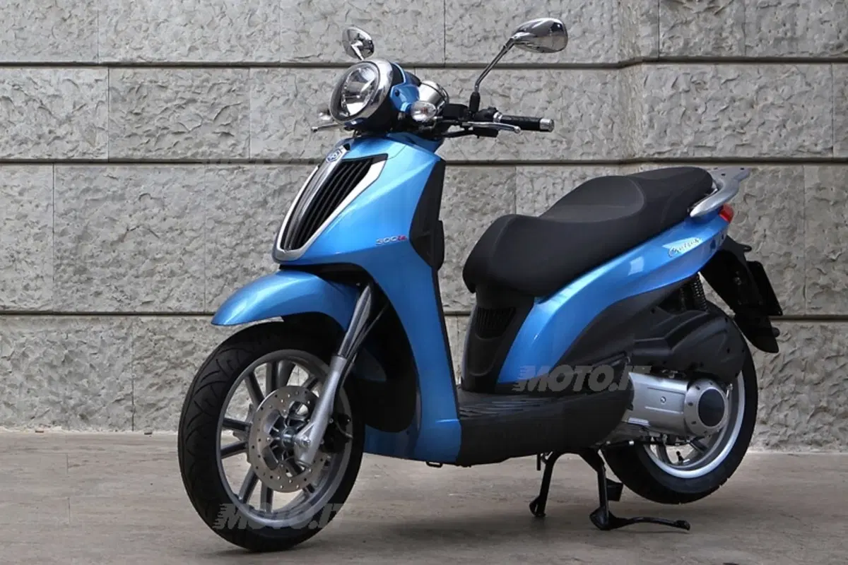 Piaggio Carnaby Cruiser e Beverly Tourer 300 i.e. (3)