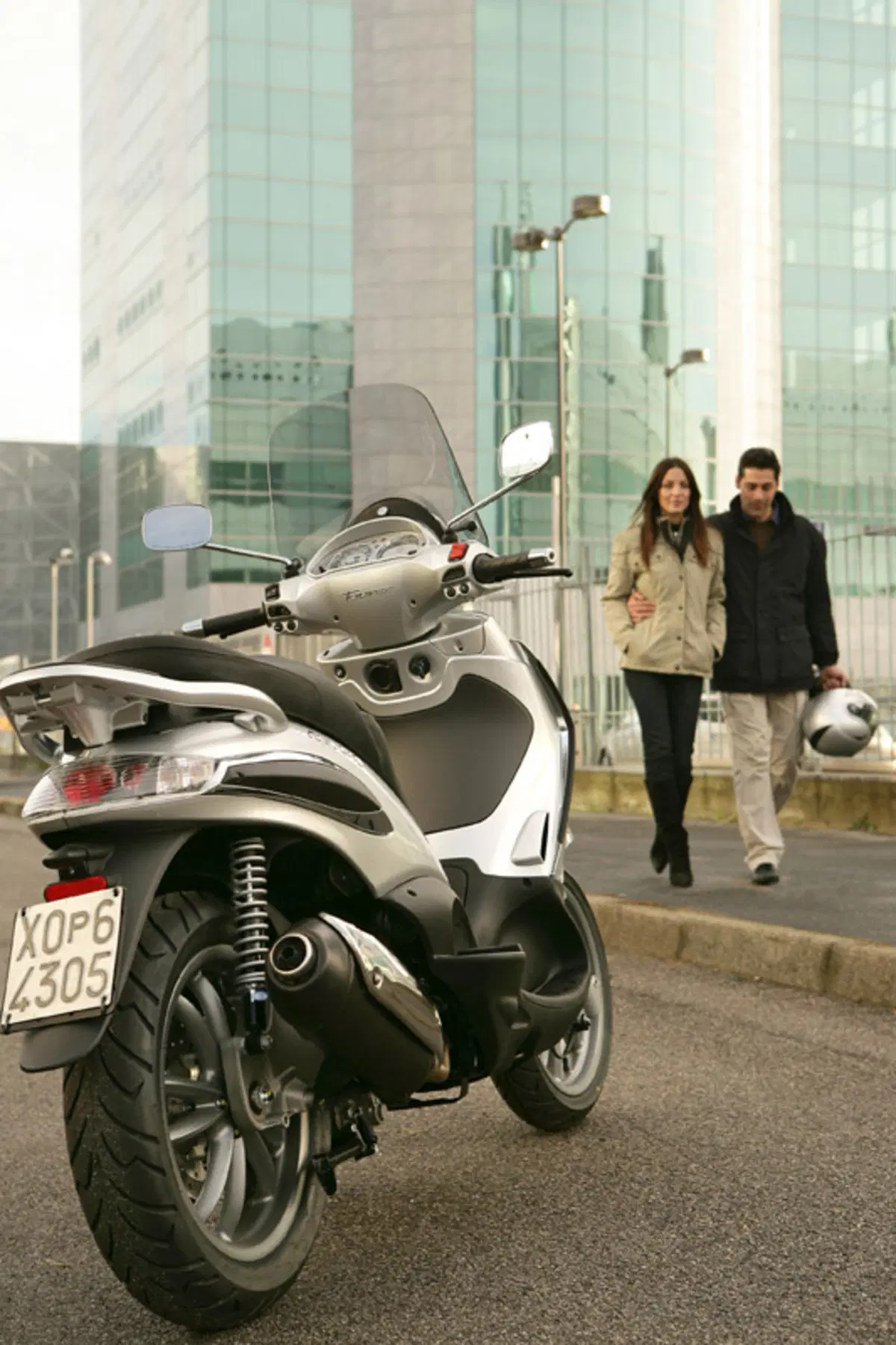 Piaggio Carnaby Cruiser e Beverly Tourer 300 i.e. (8)