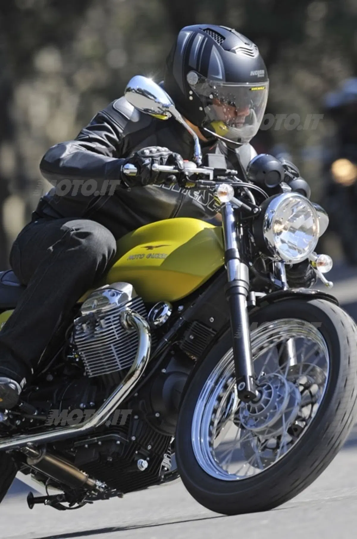 MOTO GUZZI V7 Cafè Classic  (11)