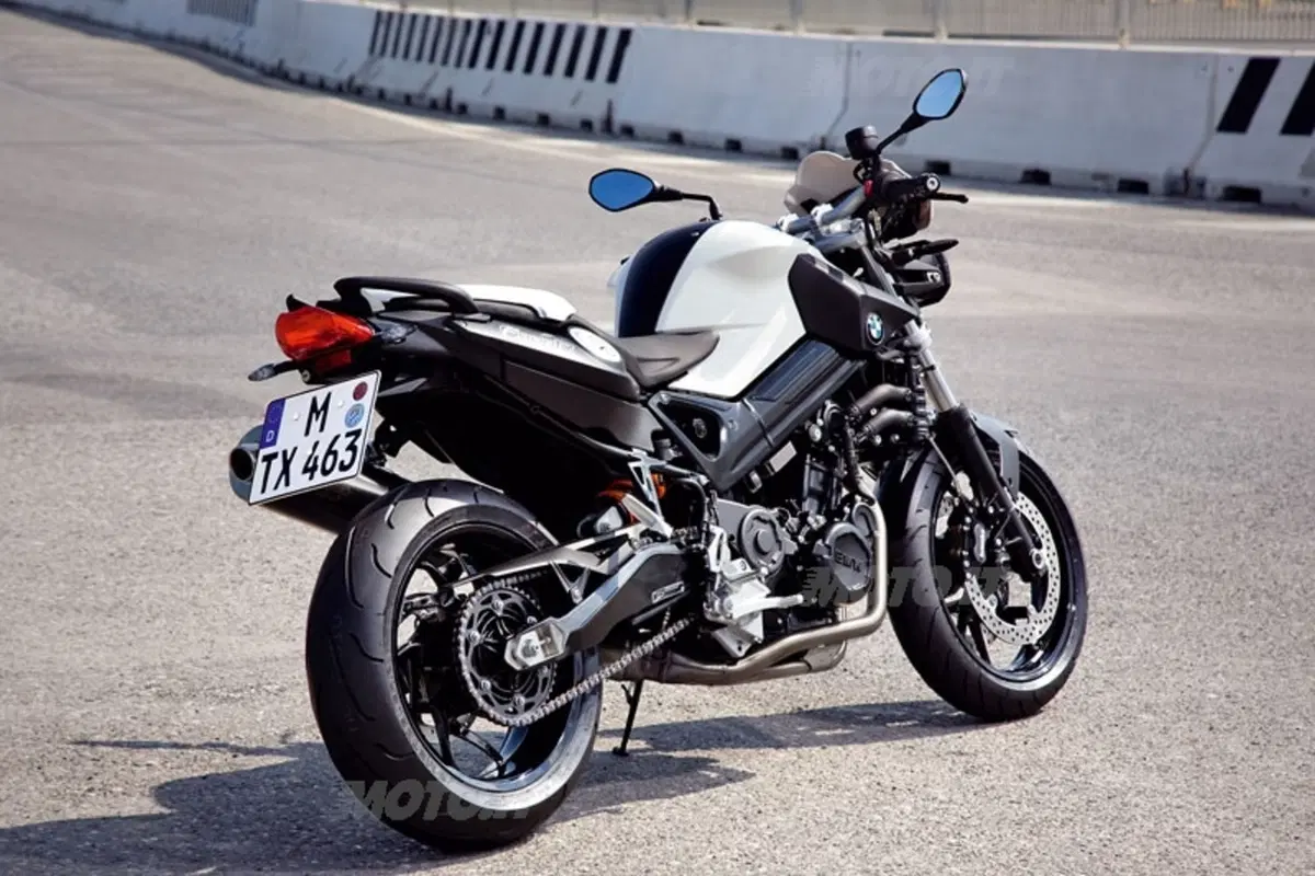 BMW F 800 R   (2)
