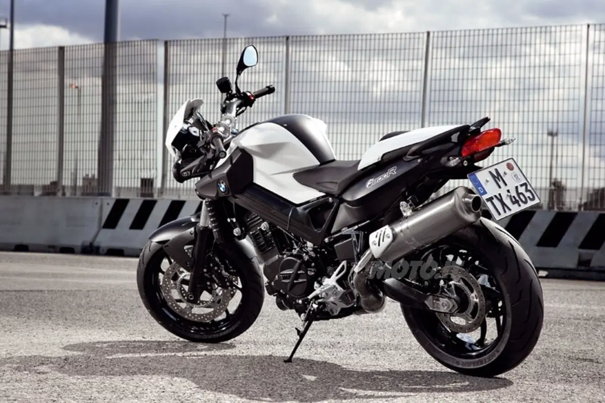 BMW F 800 R   (4)