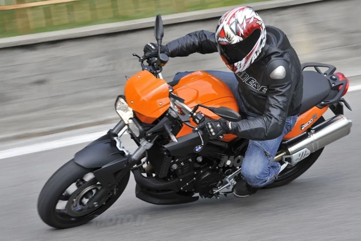BMW F 800 R   (15)