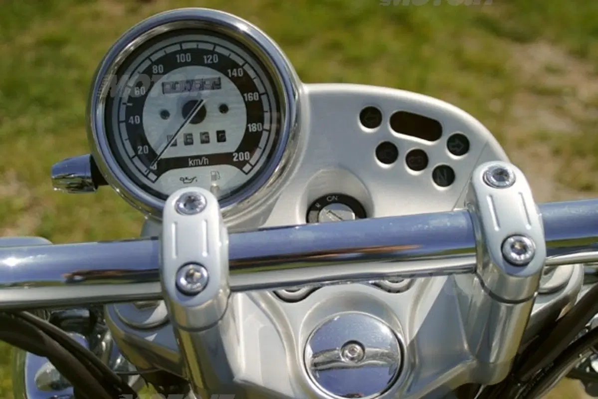 BMW R 1200 C (15)