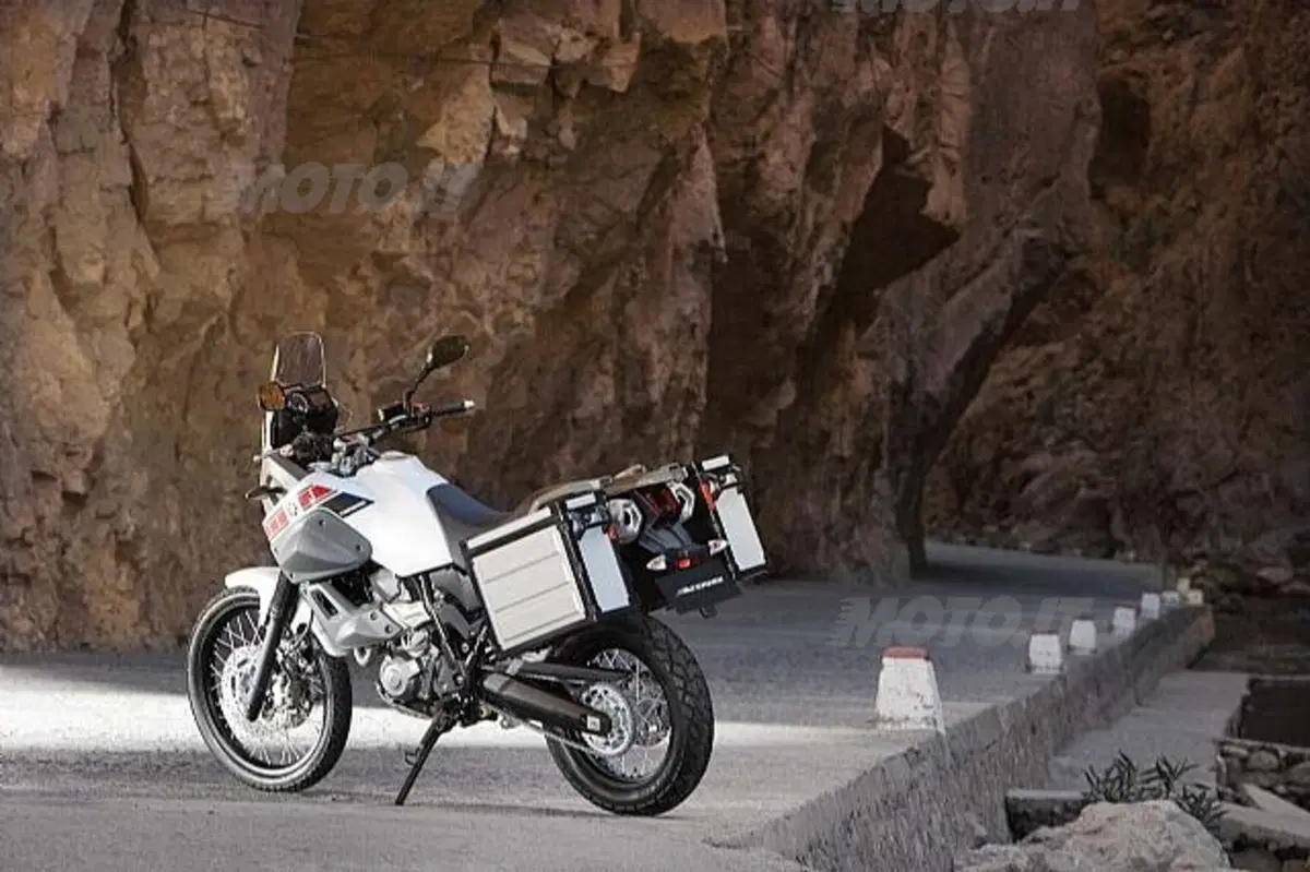Enduro stradali. Tornano i mitici anni 80 (2)
