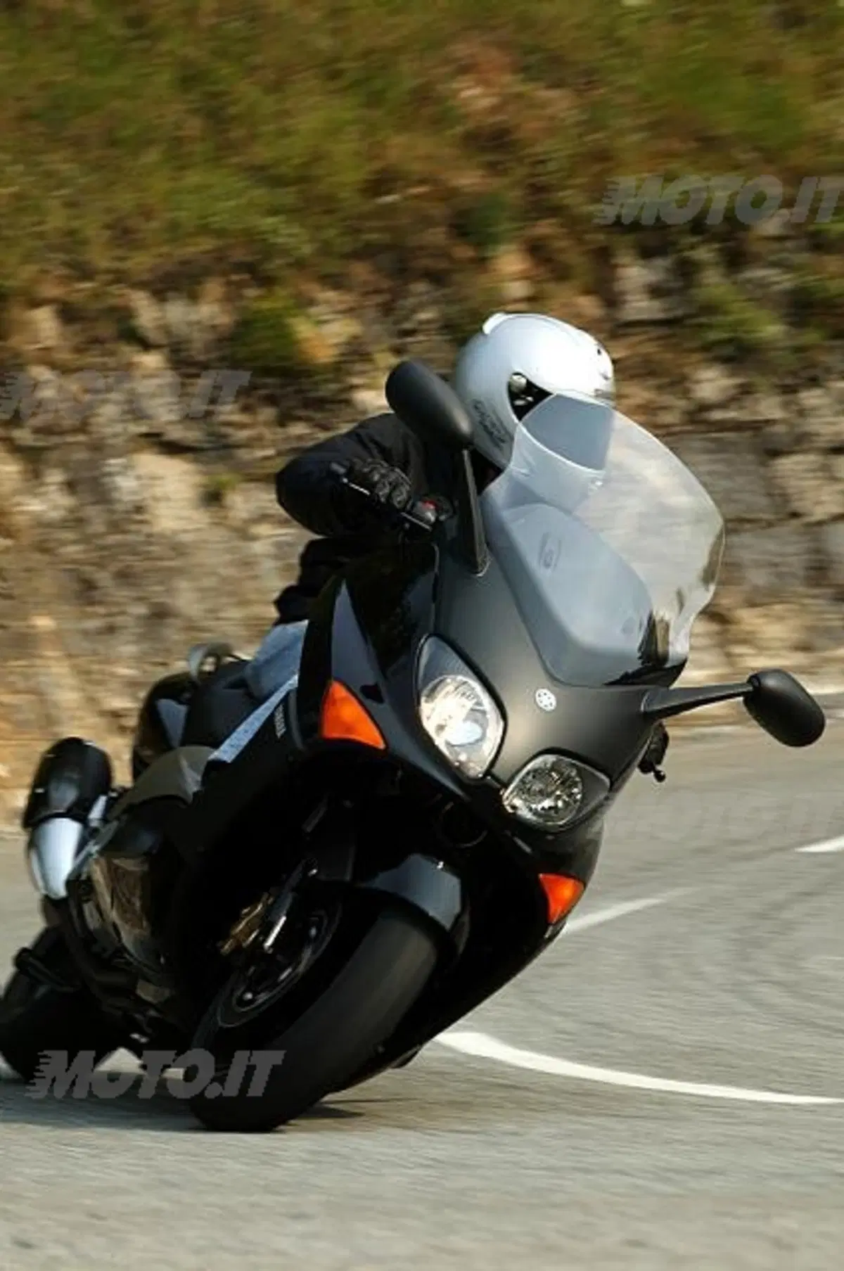 Scooter a 200 orari. Cui prodest? (4)