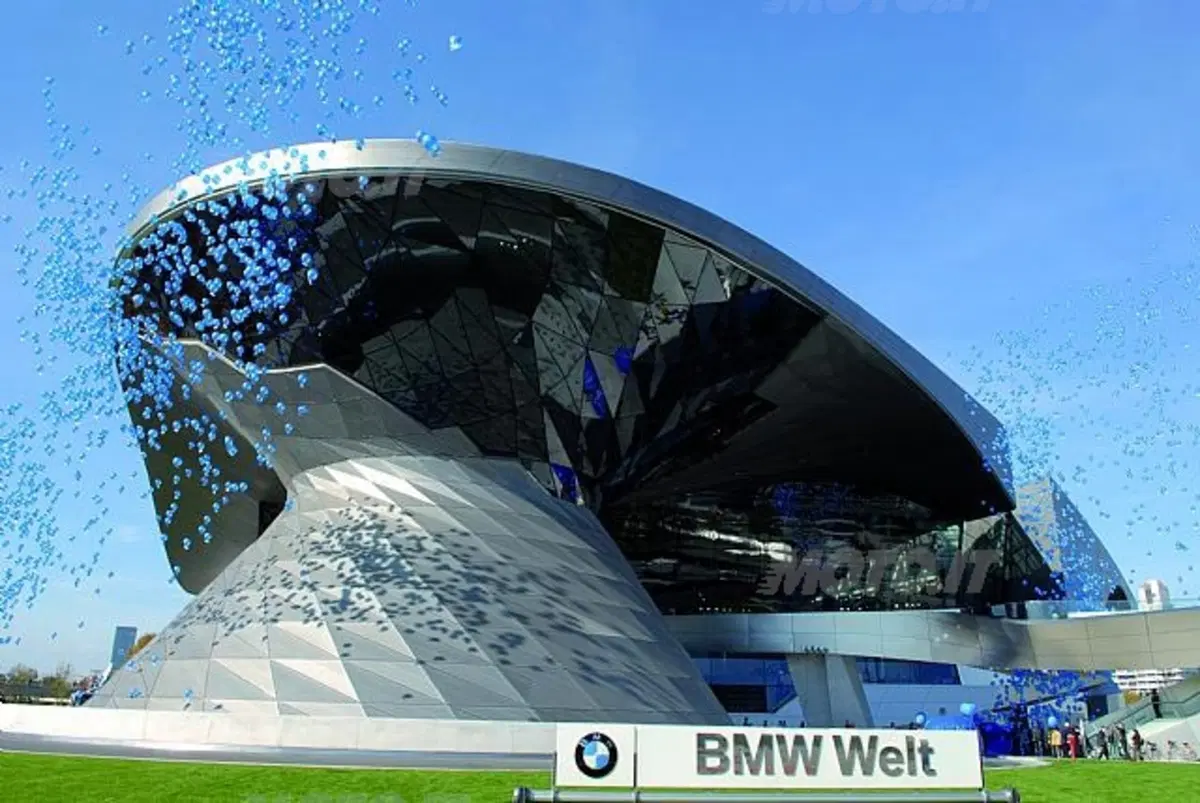 Welt di Bmw. Un salto nel futuro (3)