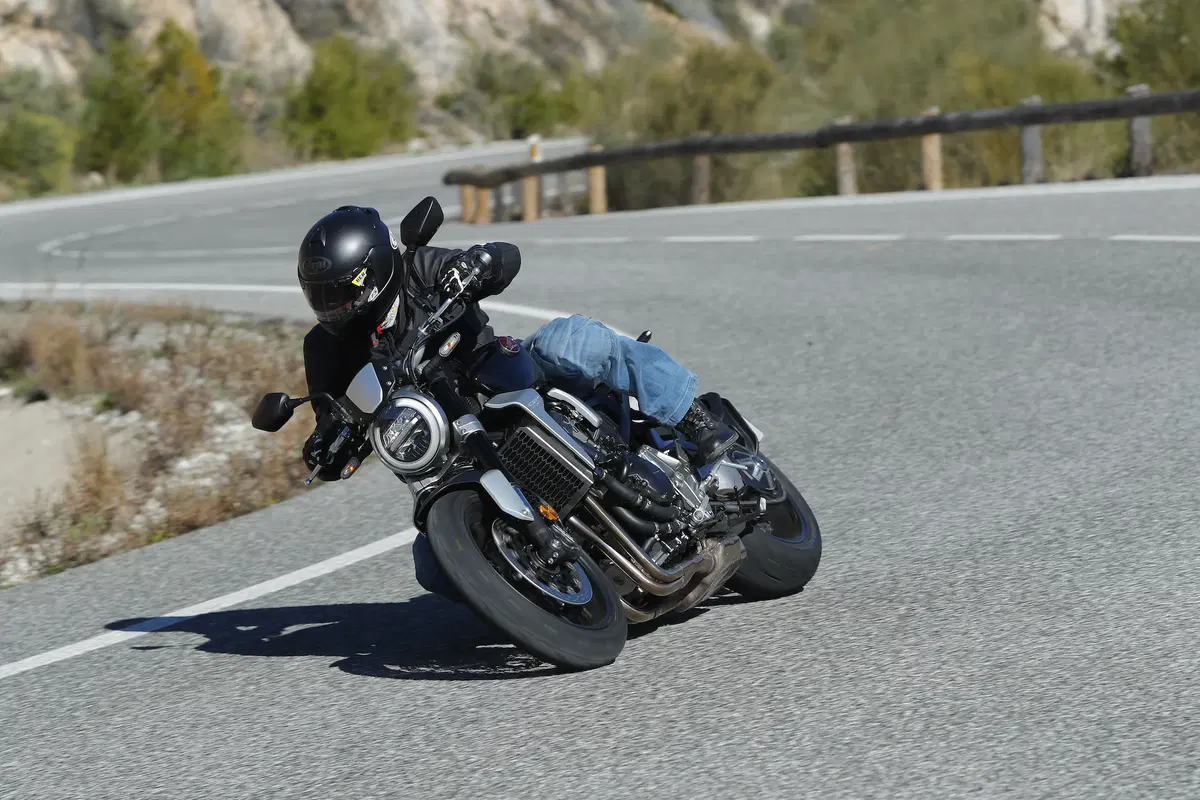 Honda CB 1000R: stile e prestazioni
