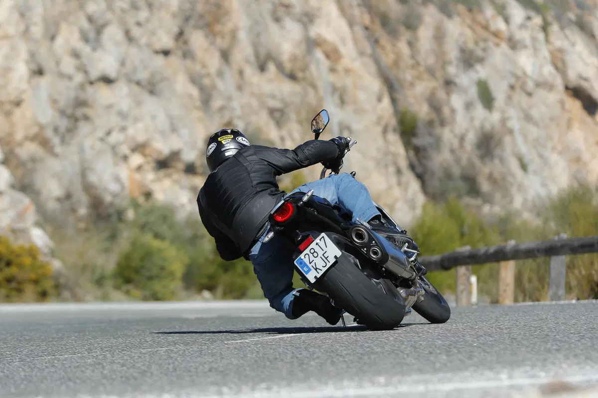 Honda CB 1000R: stile e prestazioni (2)