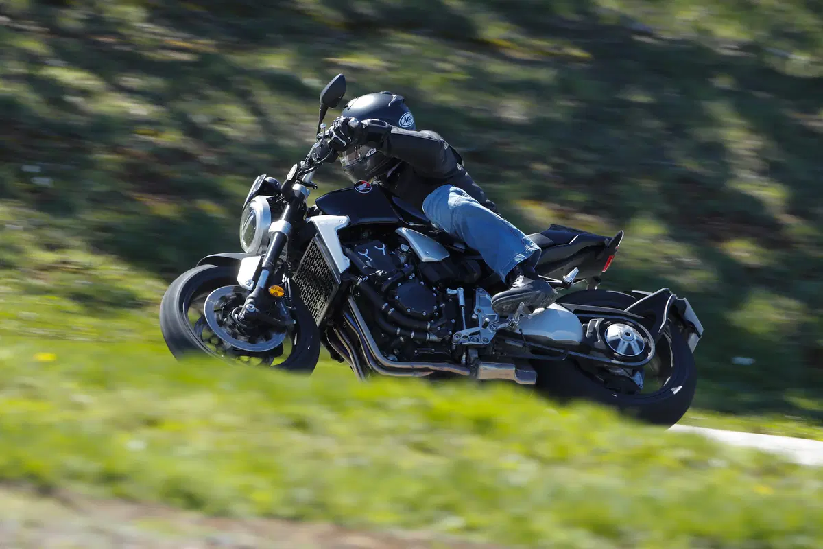 Honda CB 1000R: stile e prestazioni (11)
