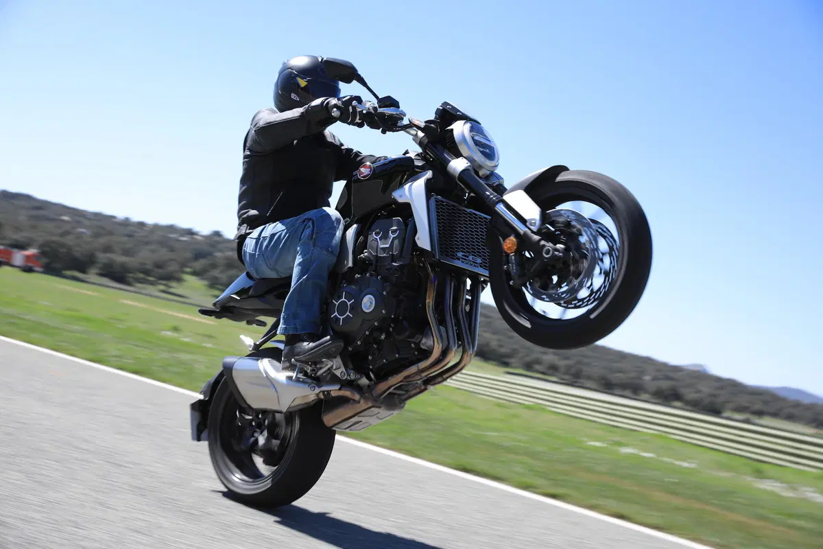 Honda CB 1000R: stile e prestazioni (15)