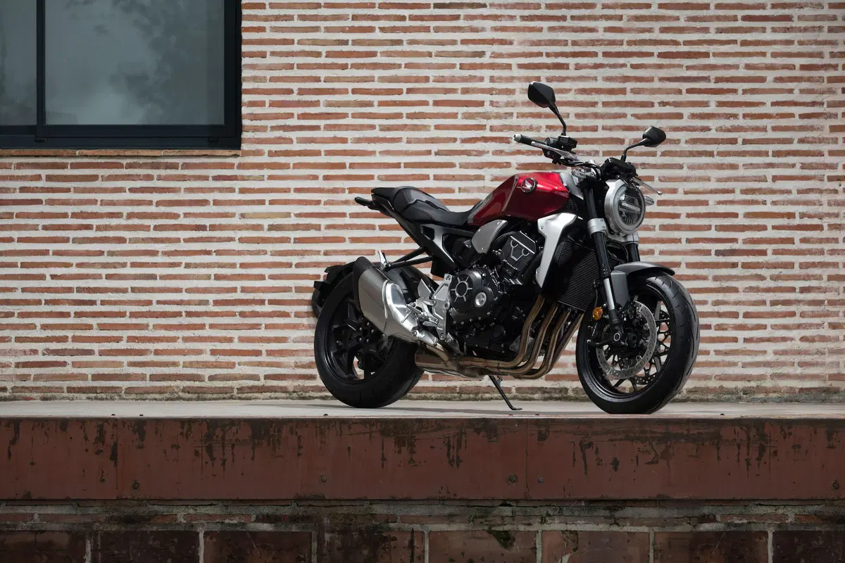 Honda CB 1000R: stile e prestazioni (21)