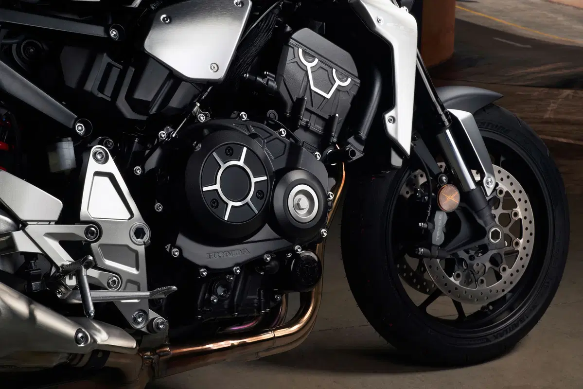 Honda CB 1000R: stile e prestazioni (24)