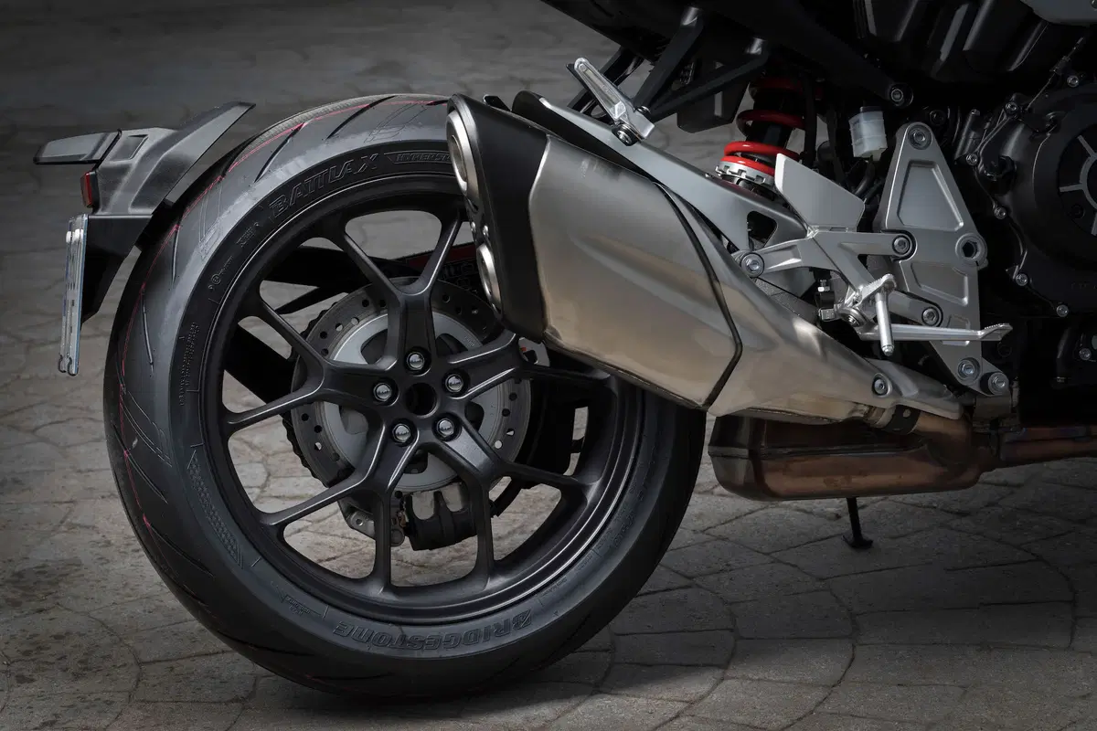 Honda CB 1000R: stile e prestazioni (28)
