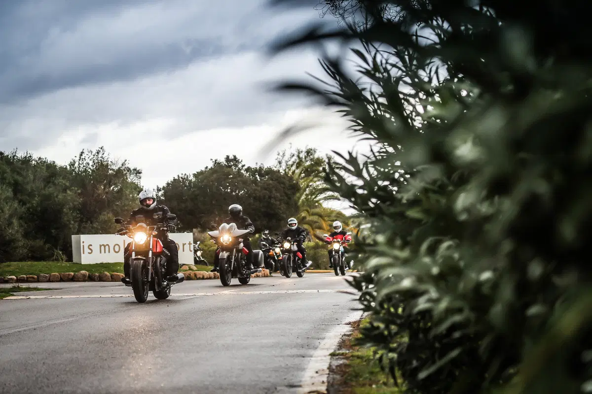 Moto Guzzi, Is Molas Experience (21)