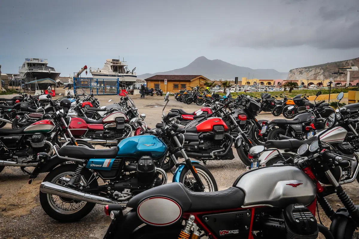 Moto Guzzi, Is Molas Experience (67)