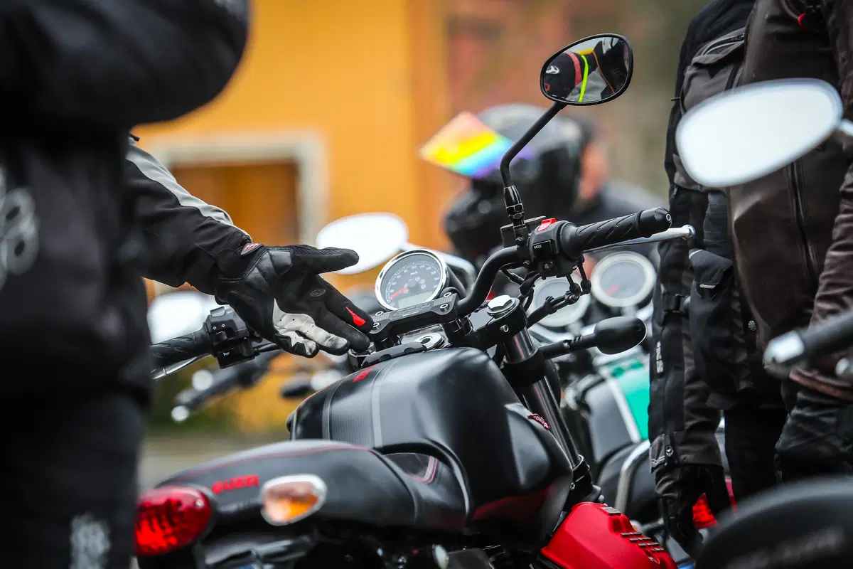 Moto Guzzi, Is Molas Experience (72)