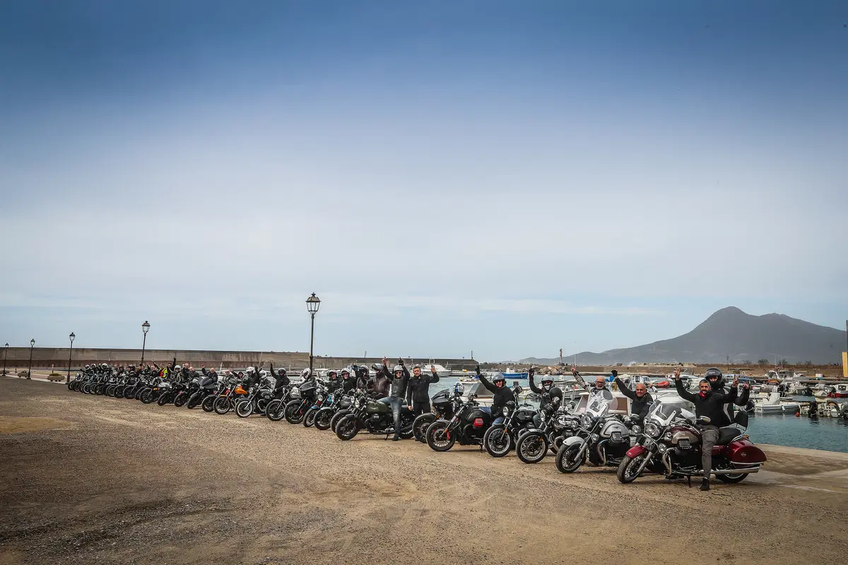 Moto Guzzi, Is Molas Experience (81)