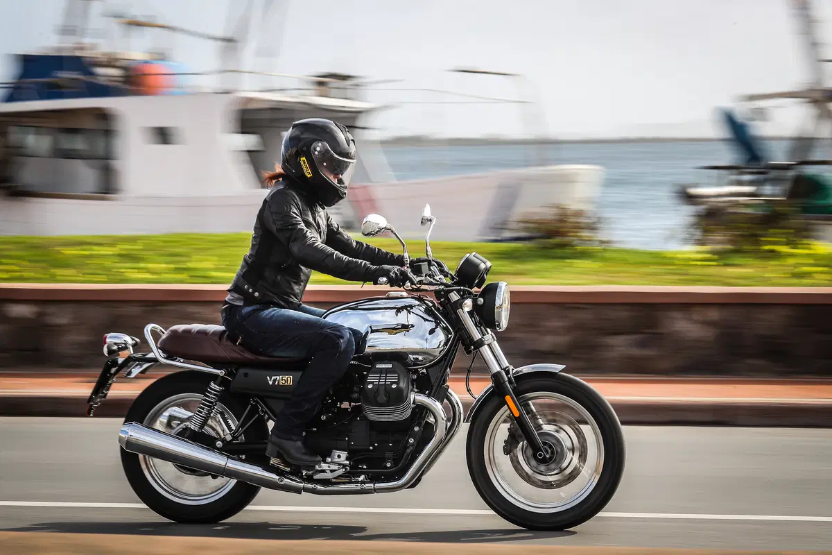 Moto Guzzi, Is Molas Experience (3)